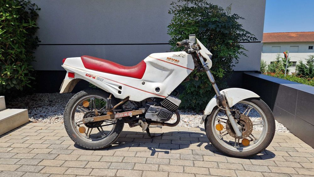 Motas antigas MVM-GP1 e Zundapp