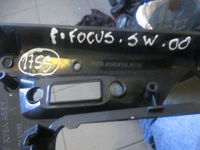 Moldura da consola central / rádio / aro FORD Focus I Sedan (DFW)