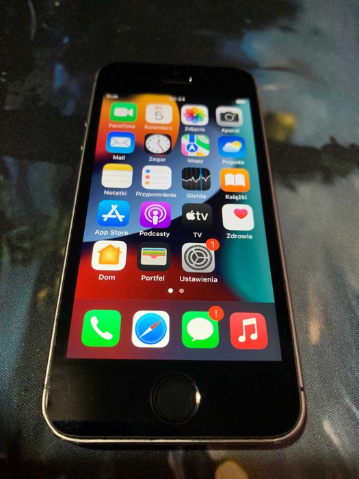 Smartfon Apple iPhone SE (2016) 32 GB Space Gray (model A1723)