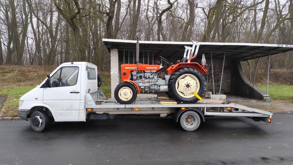 Autolaweta laweta holowanie pomoc drogowa transport