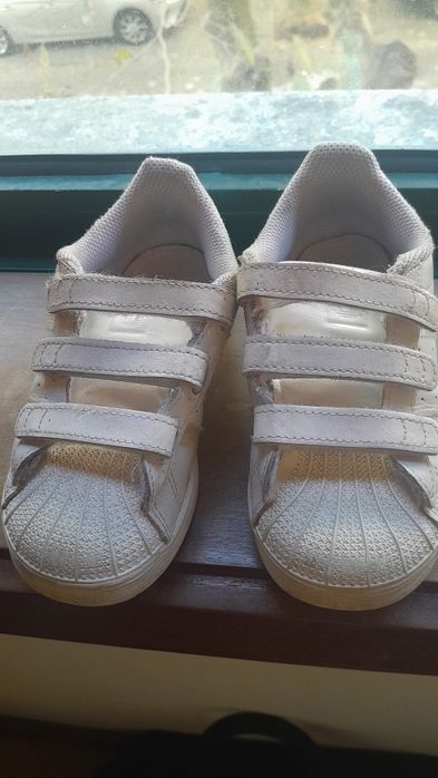Dou  calçado de criança