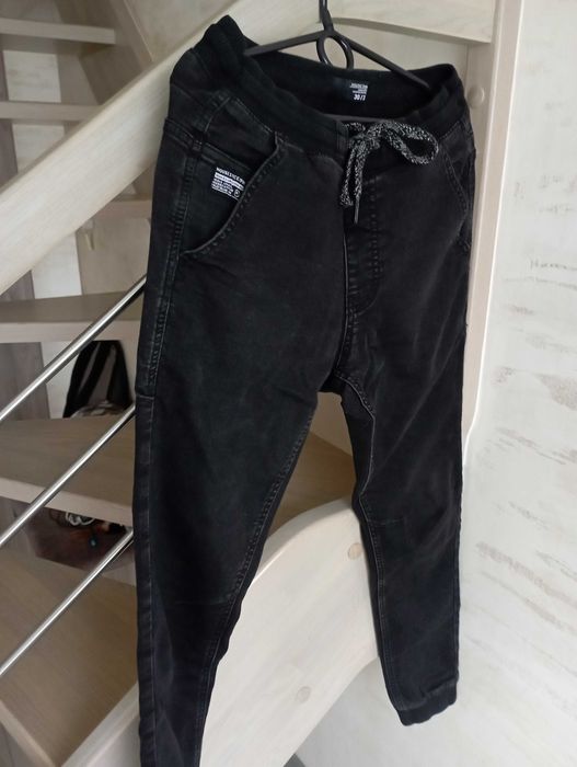 Jeansy czarne Joggery czarne House Denim rozmiar 30/32 stan bdb -