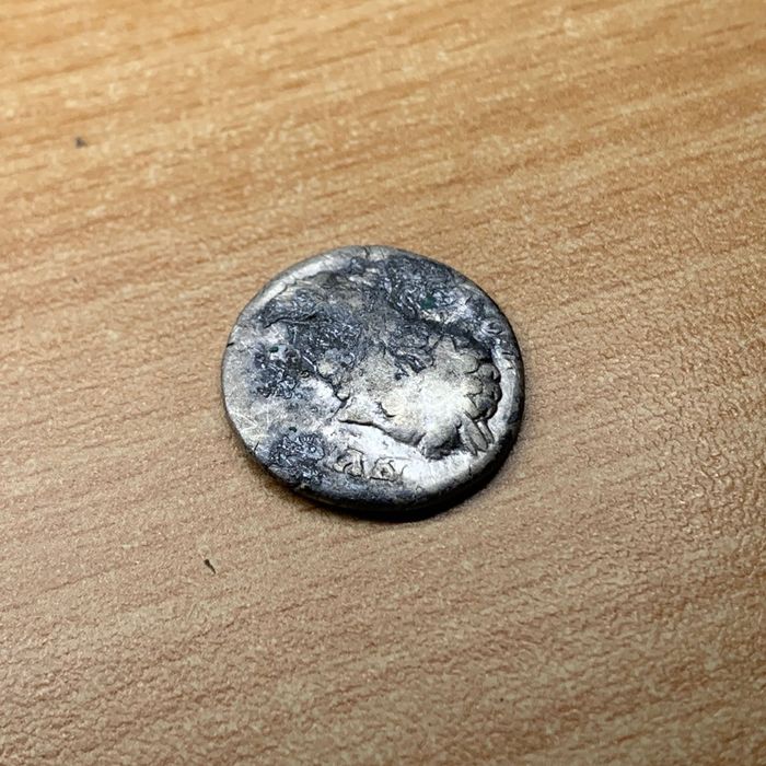 Римська срібна монета імператора Антона Пія (145-161 рр. до н. е.)