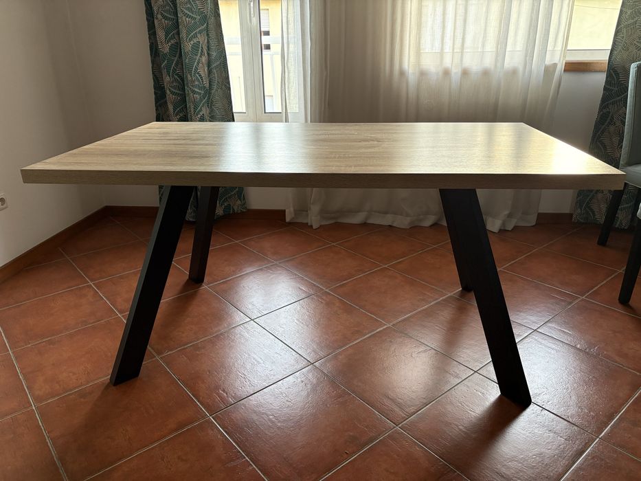Mesa de jantar como nova