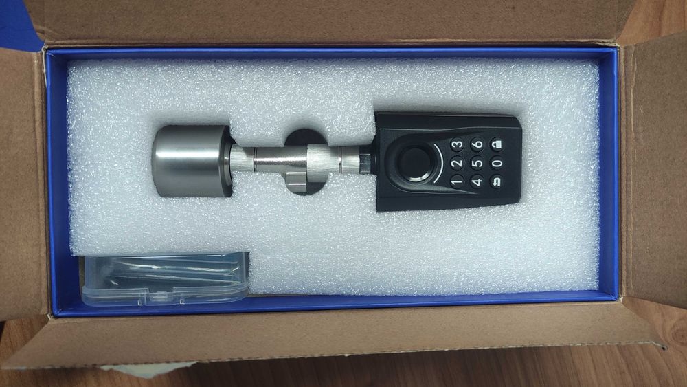 Fechadura com impressão digital e pin