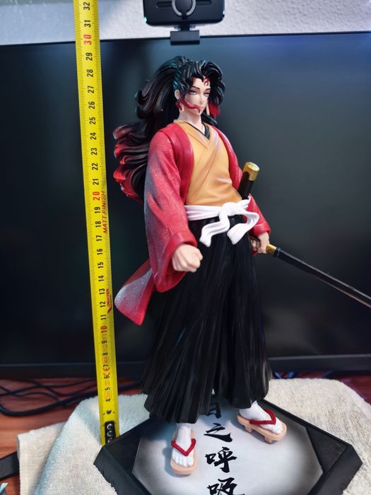 Yoriichi Tsugikuni ( Demon slayer )