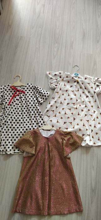 Лот суконь на дівчинку 5 років 3 шт.