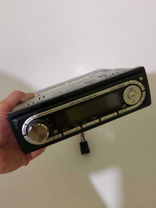 Radio samochodowe GRUNDIG