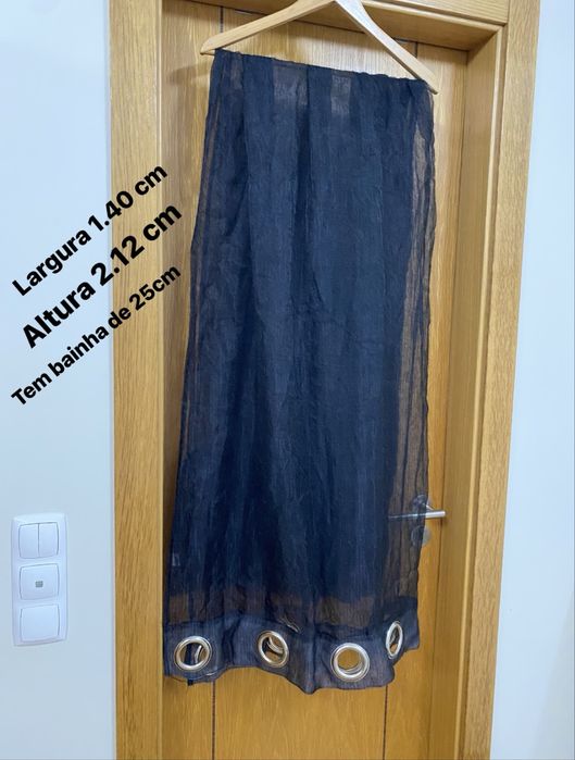 2 cortinados pretos de argolas medidas na foto