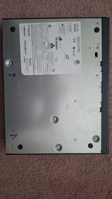 Router Cisco 1841430762409938145281