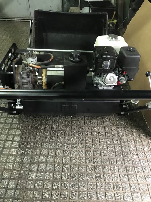 Vendo maquina relva para campos de futebol