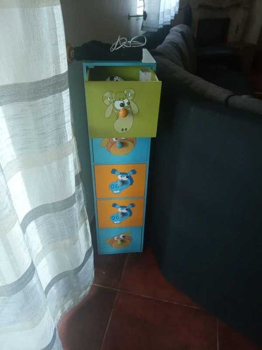 Móvel arrumação quarto de criança