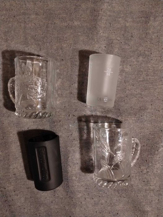 Kieliszki z różnymi  motywami