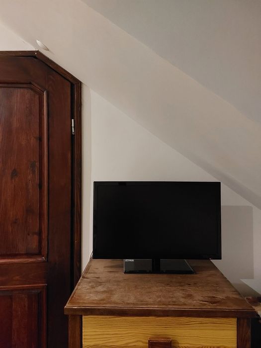 Telewizor marki OK w bardzo dobrym stanie używany tylko sezonowo polec