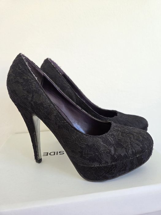Sapato Alto preto (renda) nr 38
