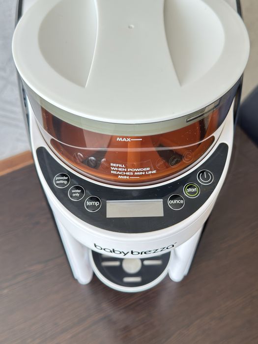 Машина для приготування дитячої суміші Baby Brezza Formula Pro Advanced