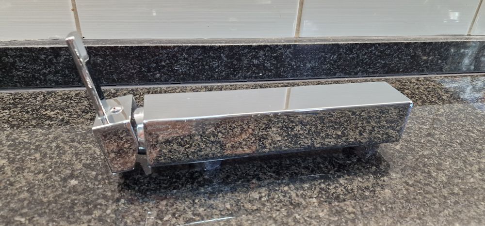 Misturadora de duche e acessorios