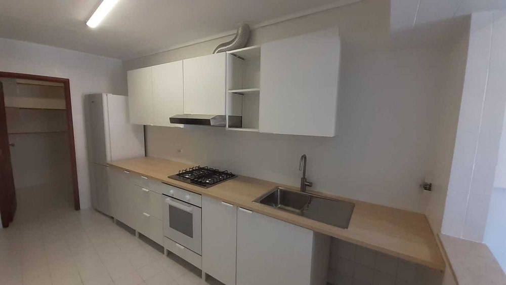 Arrenda-se um quarto na Glória e Vera Cruz, em Aveiro