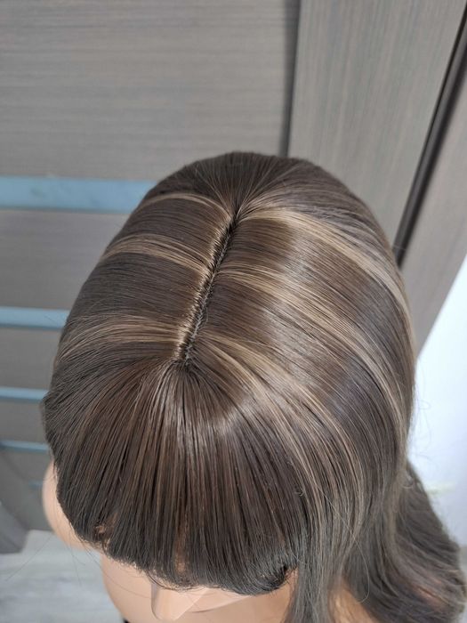 Peruca longa castanha com franja