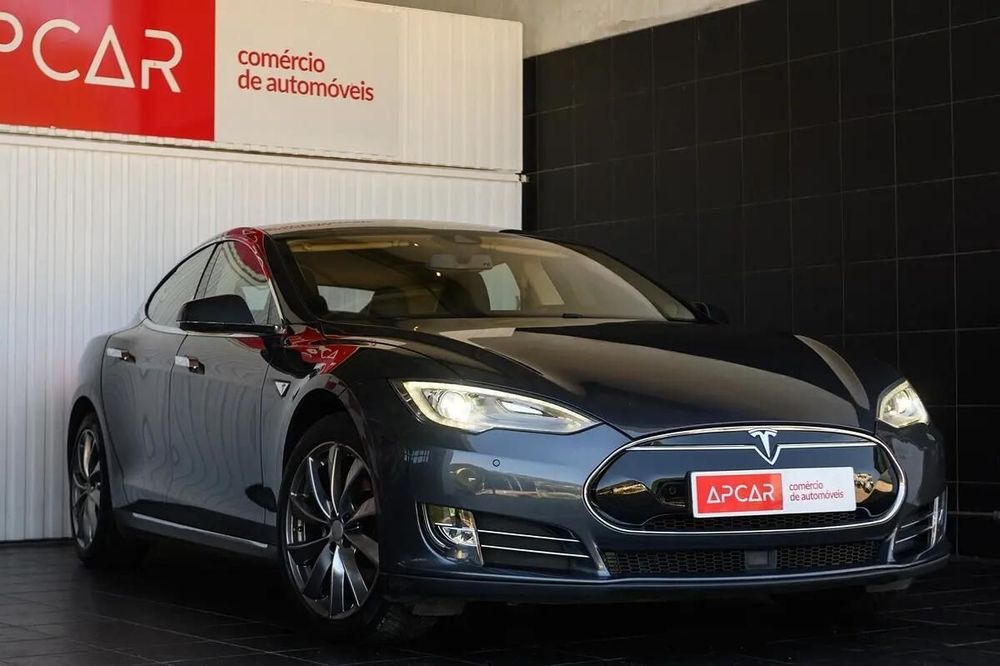 Tesla Model S Dual Motor AWD