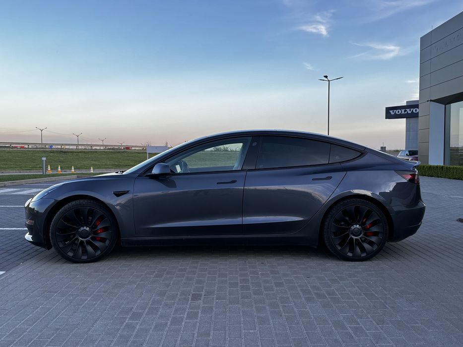 Tesla model 3 Perfomance