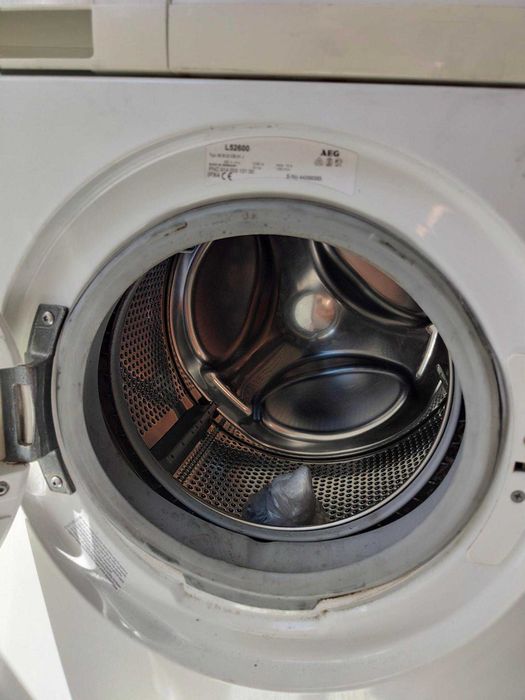 Máquina AEG Lavamat 52600 PARA PEÇAS (Eletrónica e Motor OK)