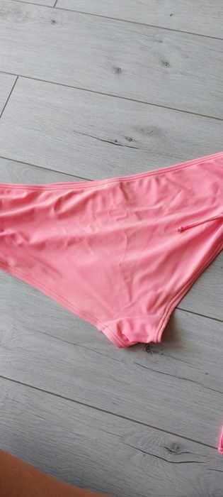 Majtki różowe bikini od stroju