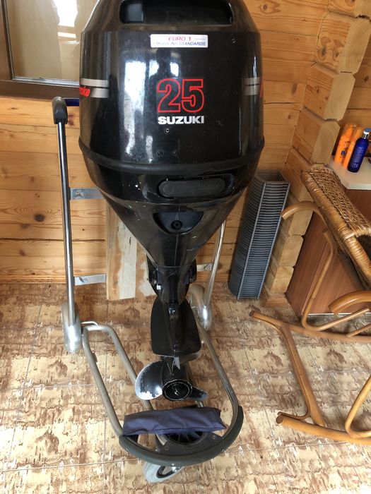Лодочный мотор SUZUKI 25