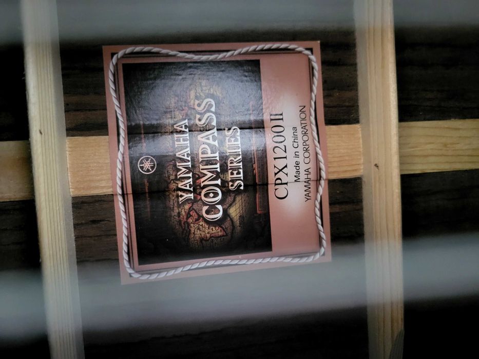 Guitarra acústica Yamaha