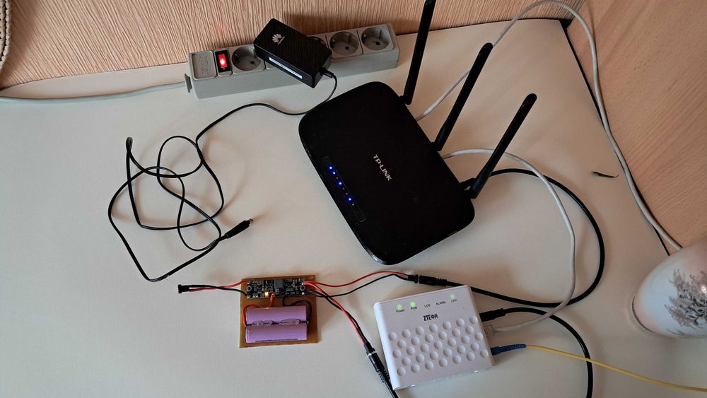 Модуль UPS (ДБЖ) 12В 30W  Li-Ion / LiFePO4