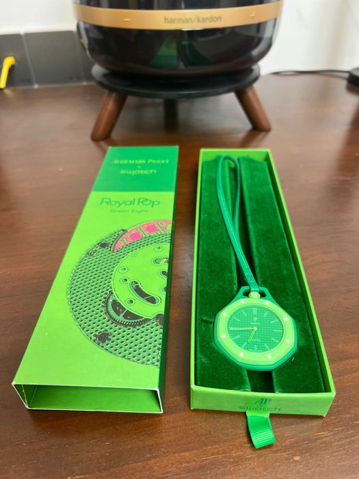 Swatch AP Green Eight SSX03G100N– zielony tapisserie, 8 śrubek, 90h rezerwy