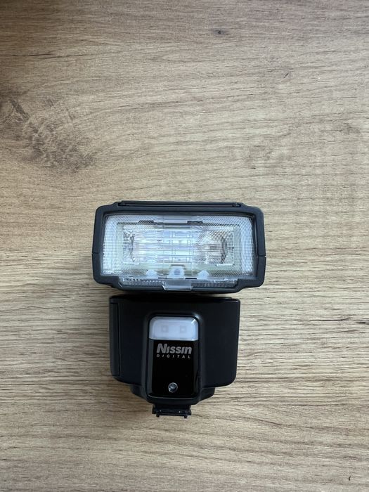 Lampa błyskowa Nissin i40