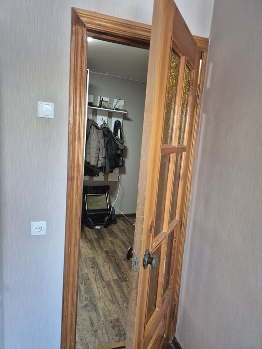 Двері деревяні .