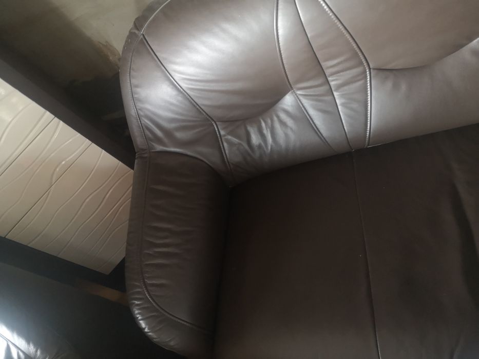 Skórzana Sofa dwuosobowa plus 2 fotele