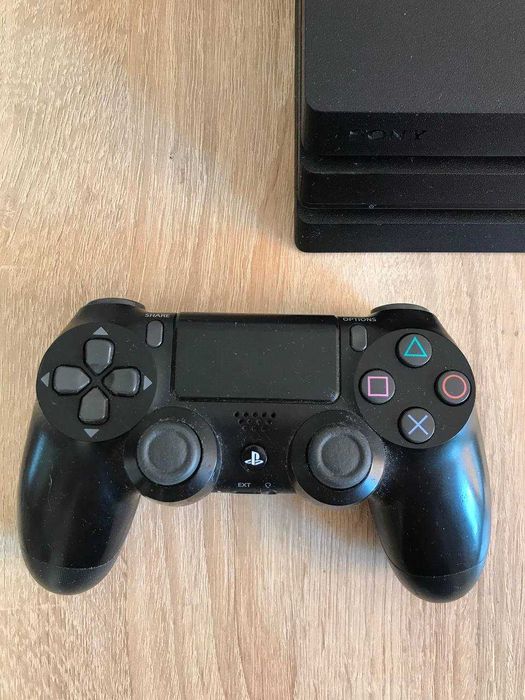 PS4 Pro 1TB 3-я ревизия (CUH-72xx) — Самая тихая версия! + 2 джойстика + 4 топовые игры в подарок