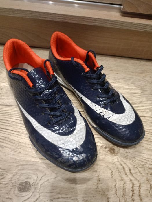 Sprzedam buty męskie sportowe