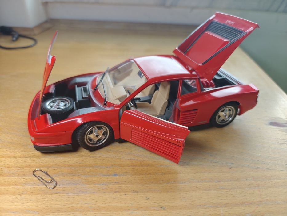 Ferrari Testarossa 1984 Burago 1/18