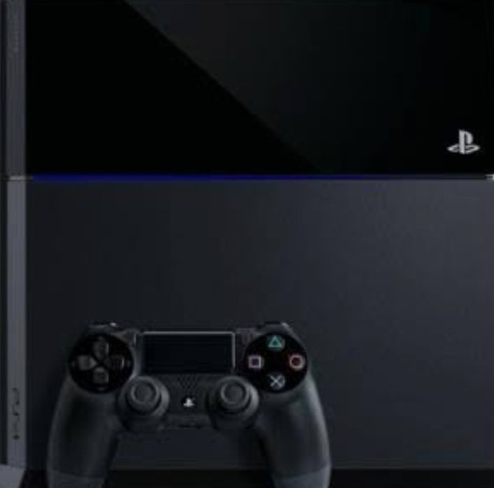Vendo PS4 Slim com dois comandos e alguns jogos