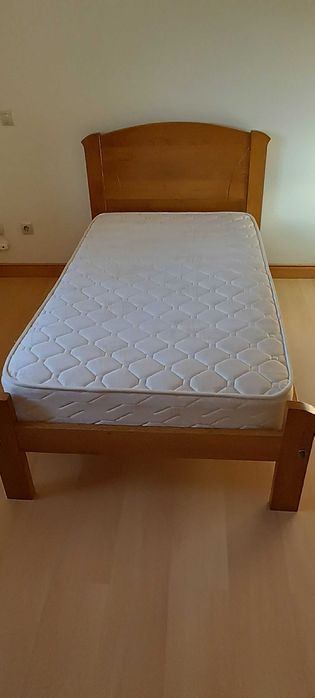 Cama solteiro mais mesinha