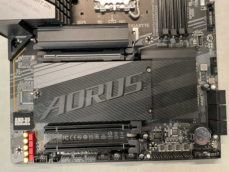 Материнська плата GIGABYTE Z790 AORUS Elite AX Intel LGA1700 DDR5 WiFi на тест\ремонт\запчастини