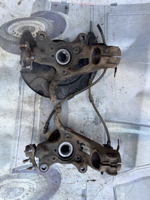 Цапфа golf 7 поворотний кулак гольф 7 ступиця