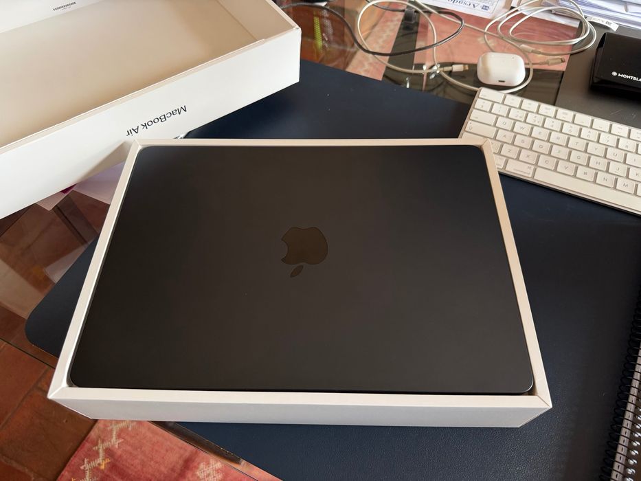 MacBook Air 13” M4 (2025) | 16GB RAM | 256GB SSD | Estado impecável | Bateria 100%