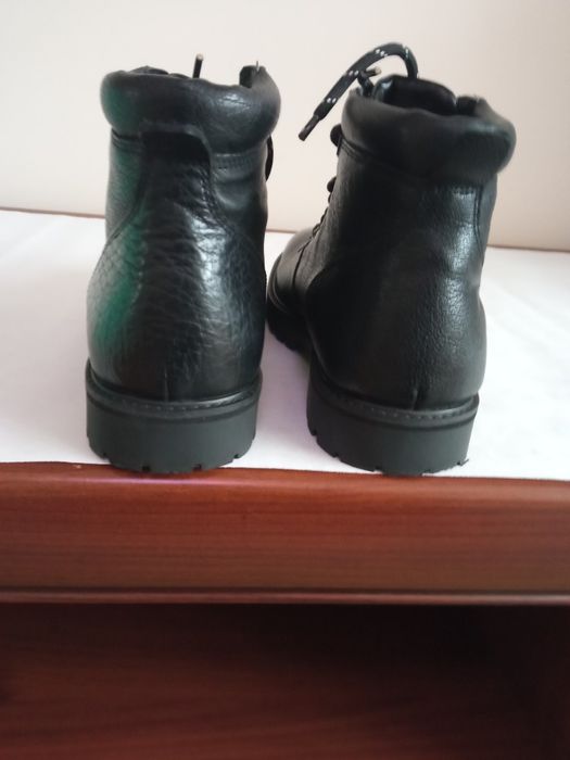 Нові зимні шкіряні черевики. Устілка 26, 5 см