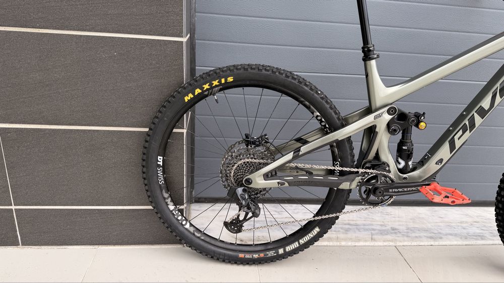 Pivot Firebird 2022 – Öhlins RXF38 + TTX2