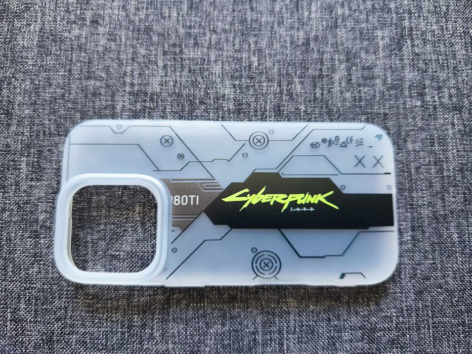 NOWY Pokrowiec Etui Case iPhone 16 PRO CYBERPUNK