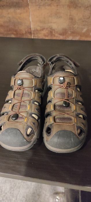 Sandálias Skechers 42