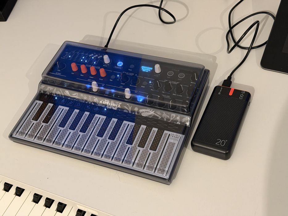Arturia Microfreak + decksaver / jak nowy