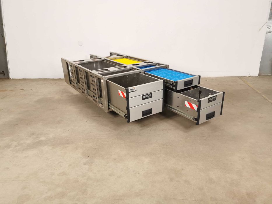 Zabudowa serwisowa warsztatowa regał samochodowy serwis SZUFLADY ALUCA