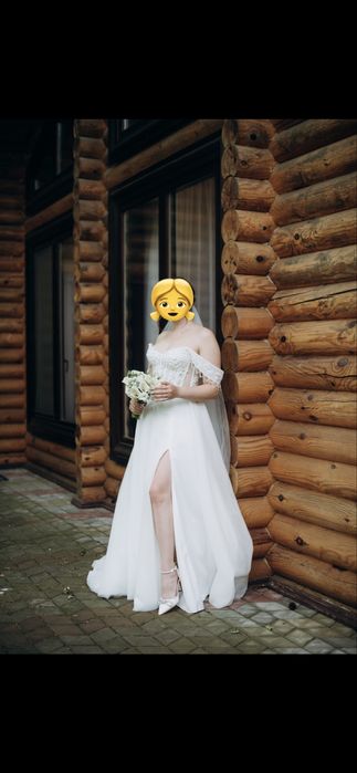 Продаи весільну сукню