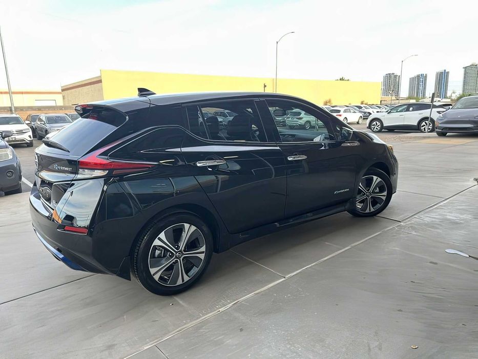 Nissan LEAF      2019